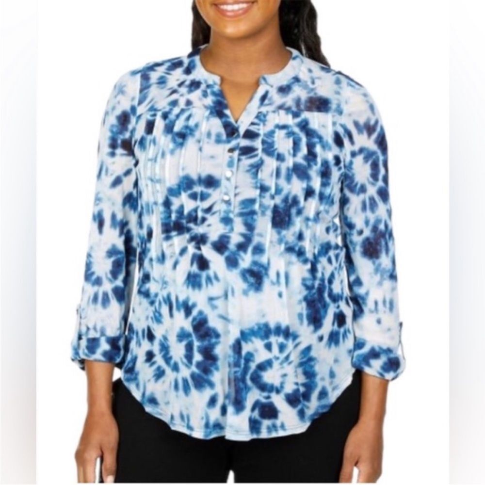 Nwt Ava & Grace Tie-Dye Pleated Top size Small Blue Quarter button neckline